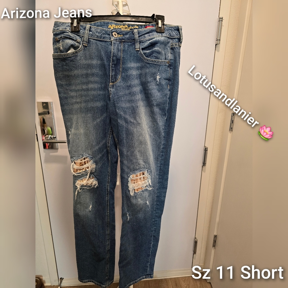 Arizona Jeans Juniors Distressed Blue Denim w/ Rose Gold Sequin Detail Sz 11